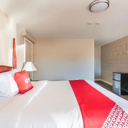 Oyo Hotel Malden Ma Broadway 외부 사진