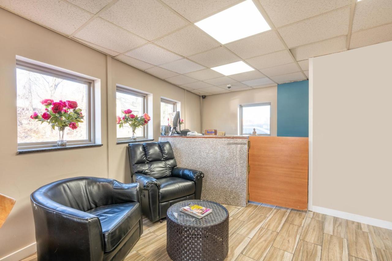 Oyo Hotel Malden Ma Broadway 외부 사진