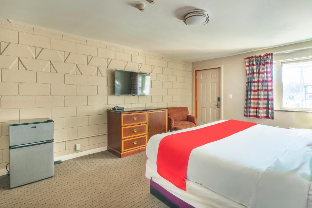 Oyo Hotel Malden Ma Broadway 외부 사진