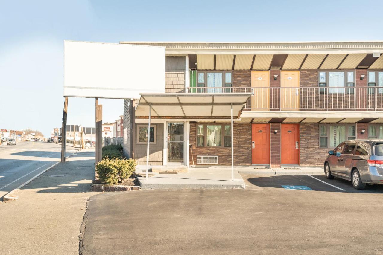 Oyo Hotel Malden Ma Broadway 외부 사진