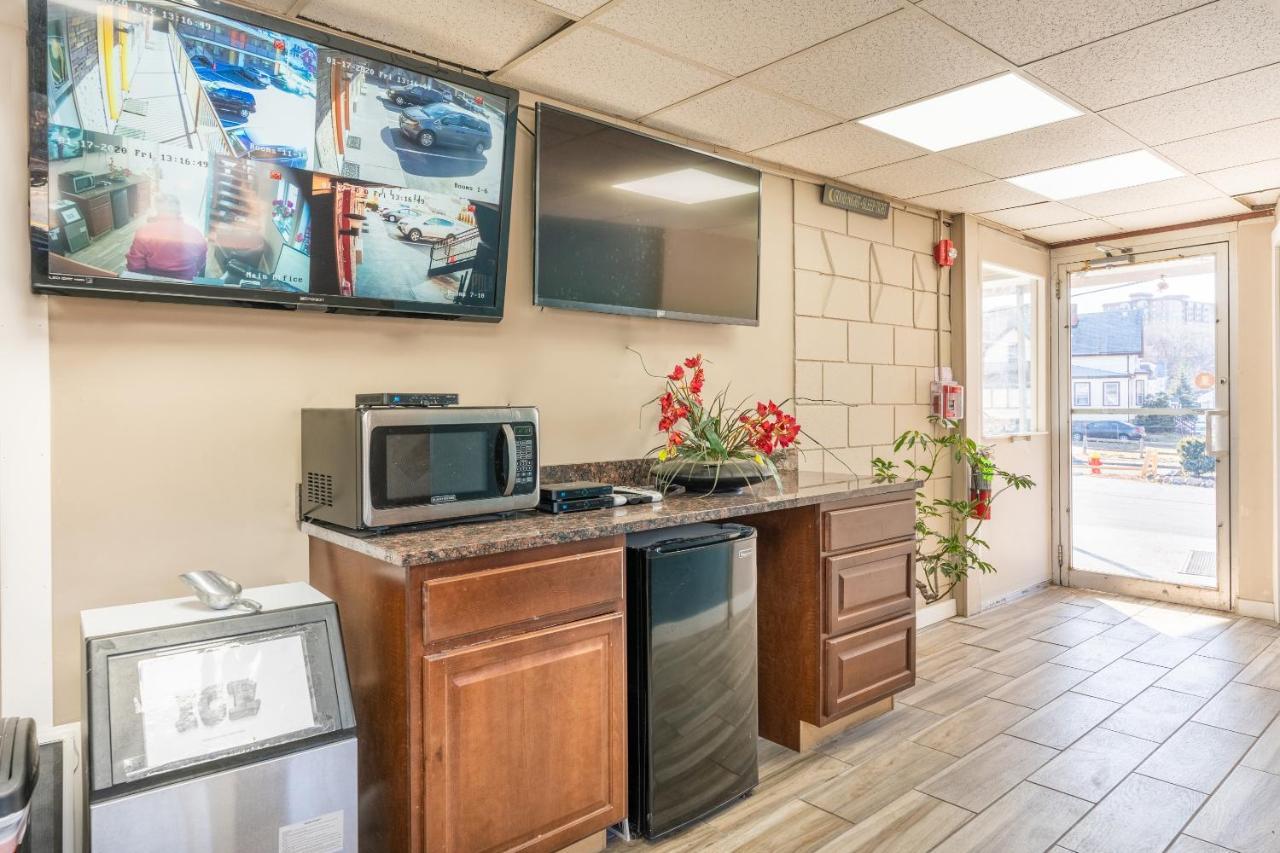 Oyo Hotel Malden Ma Broadway 외부 사진