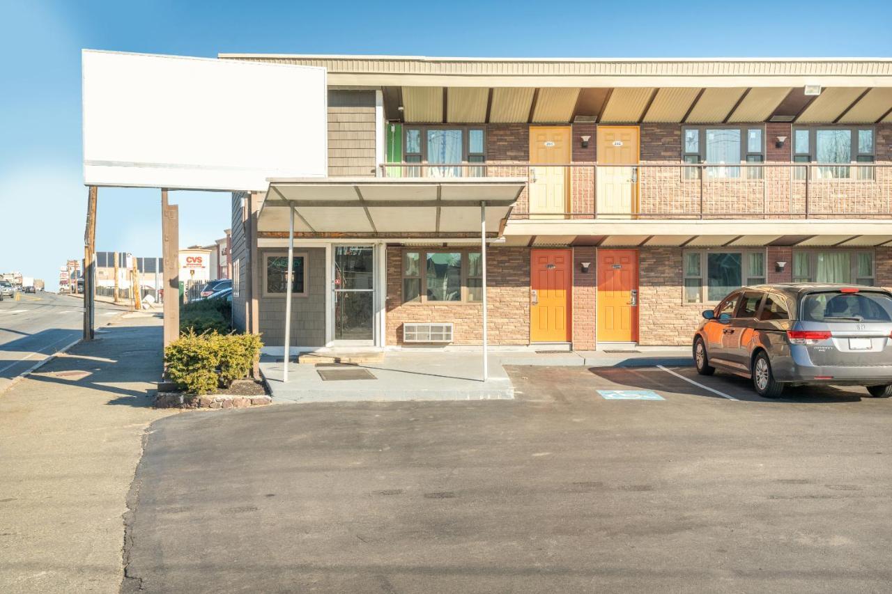 Oyo Hotel Malden Ma Broadway 외부 사진