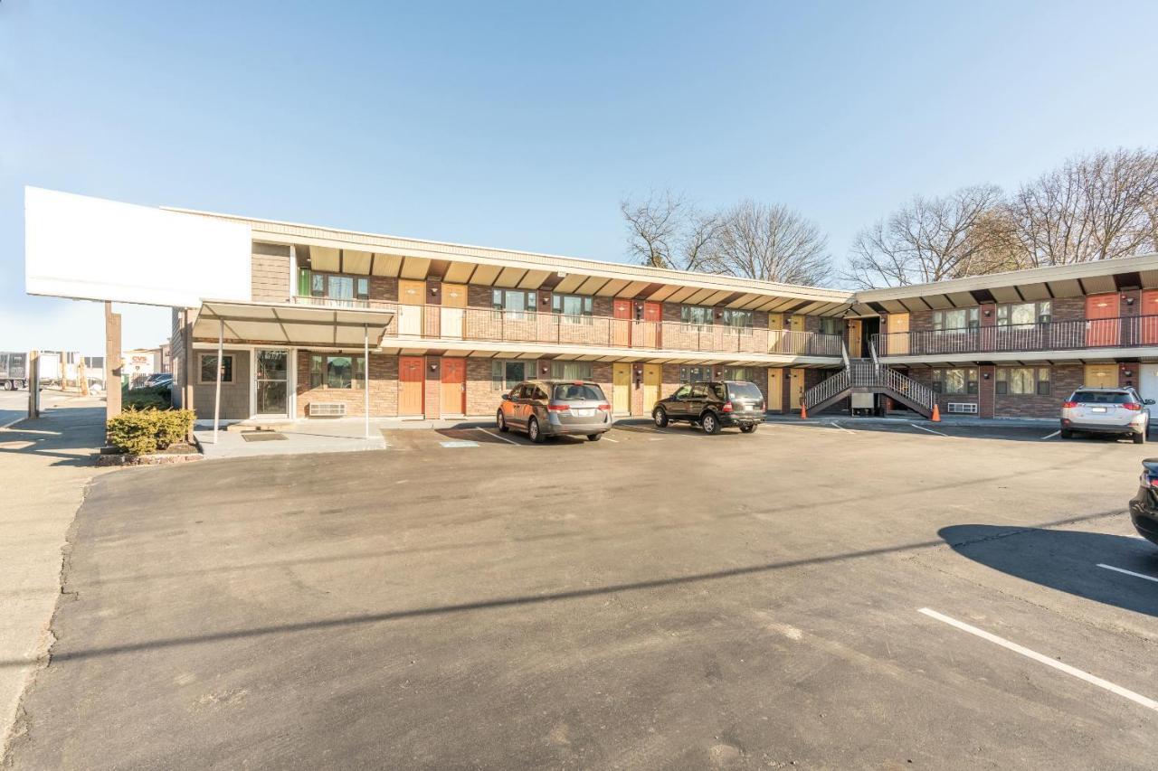 Oyo Hotel Malden Ma Broadway 외부 사진