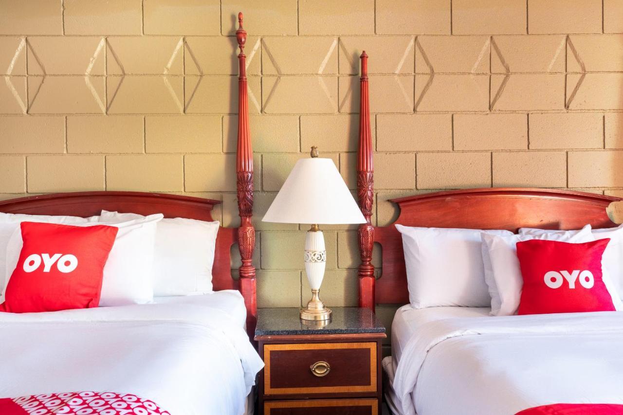 Oyo Hotel Malden Ma Broadway 외부 사진